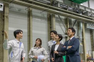 樹脂の曲げ加工を業者に外注するメリット