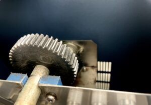 金属加工を業者に依頼するメリットとは